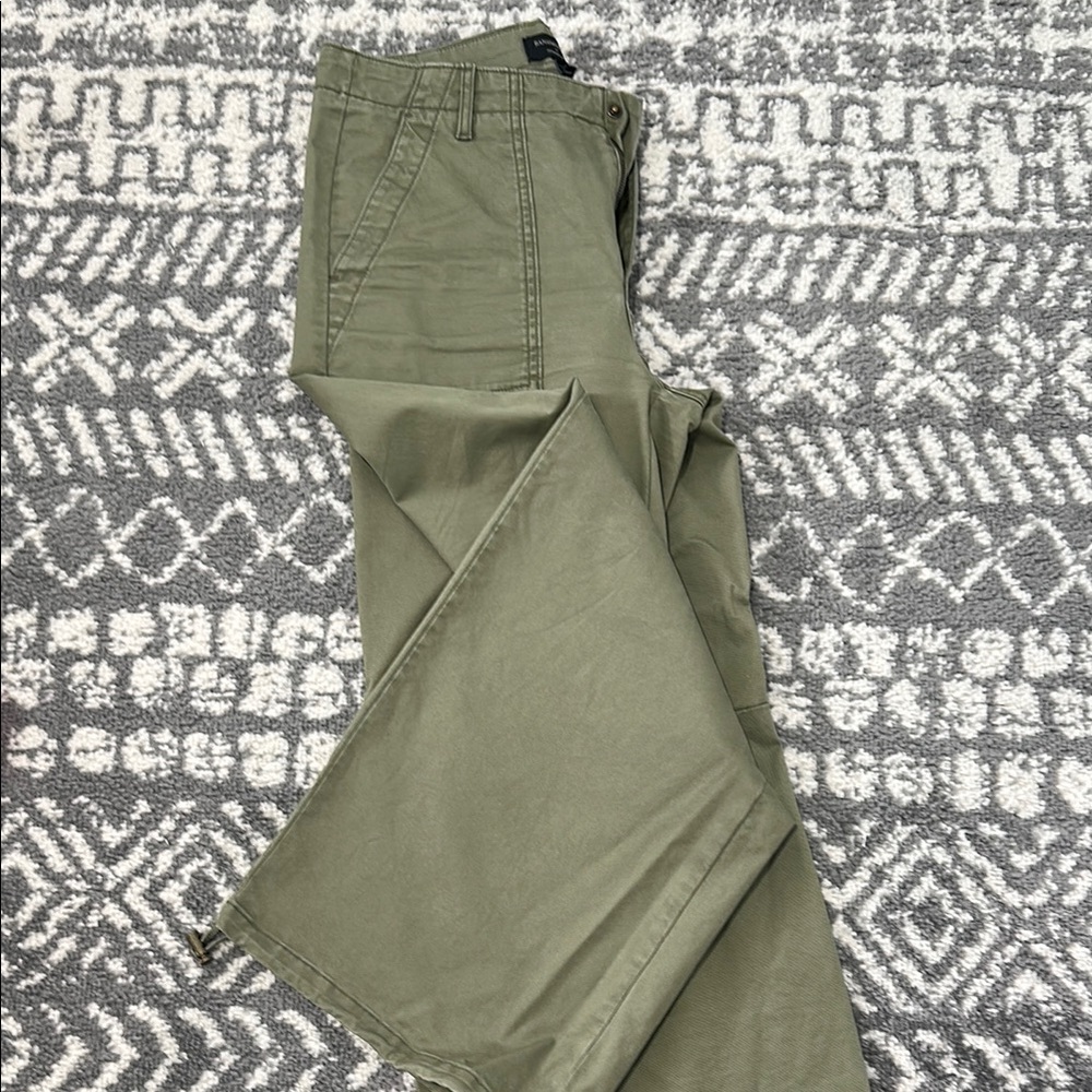 Olive Green Pants wide led - Picture 4 of 7